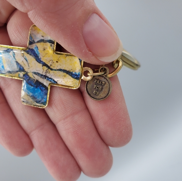 St. Anthony Goldtone Blue Keychain - Picture 5 of 6